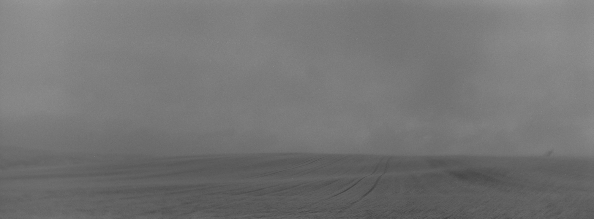 VLADIMÍR KIVA NOVOTNÝ - ZA KOPCEM, Z CYKLU DÍVÁM SE NĚKAM ZA, 2025